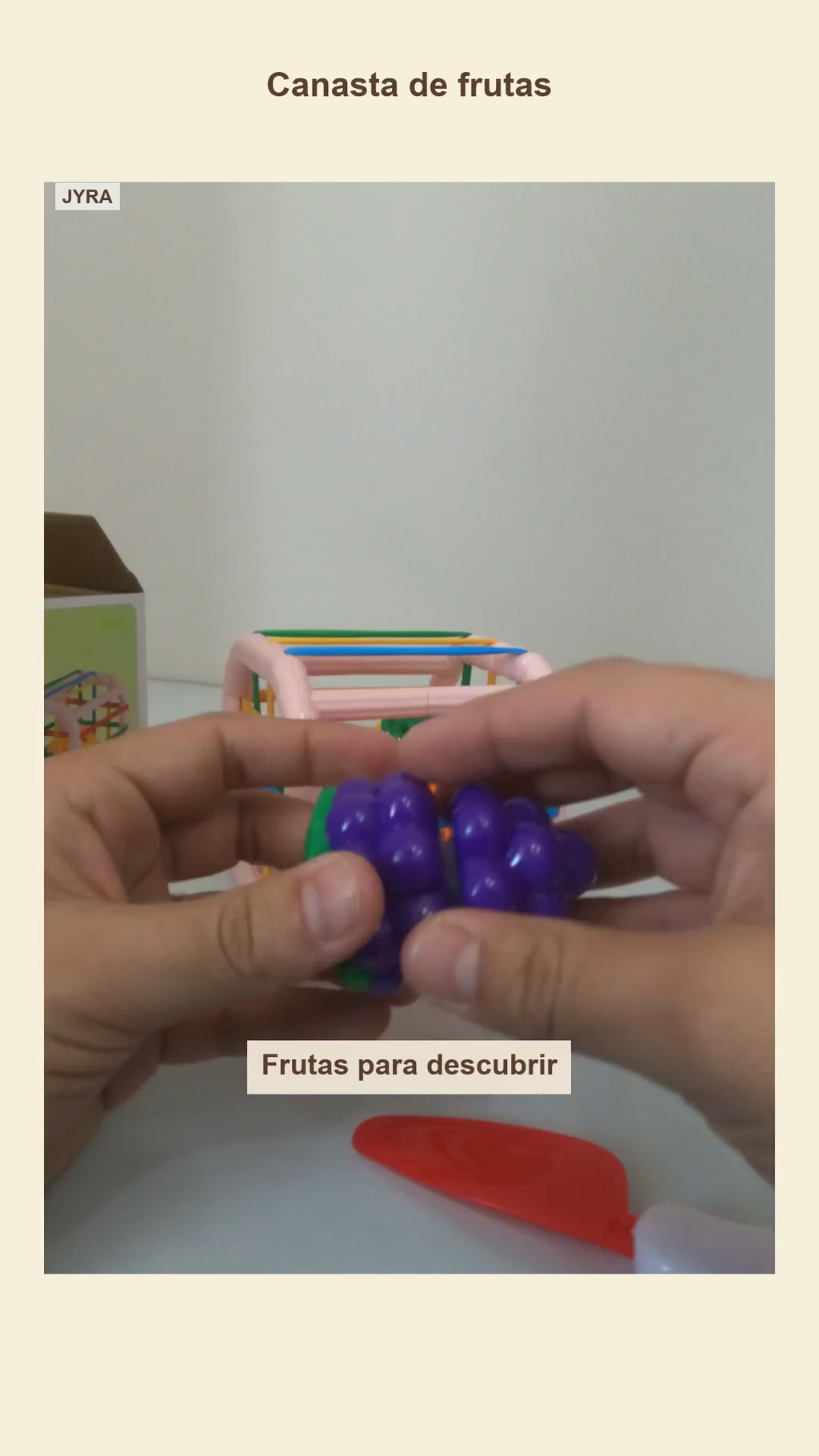 Cubo Sensorial Montessori con Elásticos y Frutas